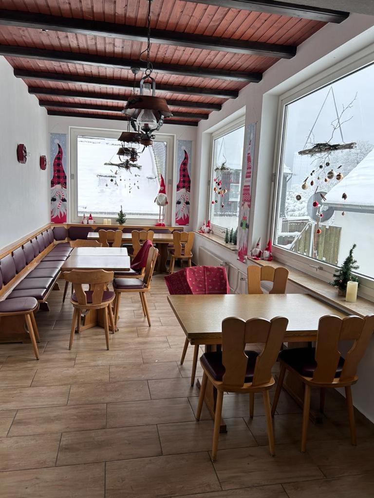 Ferienhaus Astenblick - Ideal Fuer Weihnachtsfeiern Und Familienfeiern Bietet Schlafplaetze Fuer Bis Zu 35 Personen Villa วินเทอร์แบร์ก ภายนอก รูปภาพ